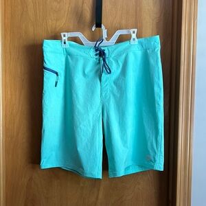Vineyard Vines shorts